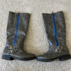 Journee Collection gray boots!